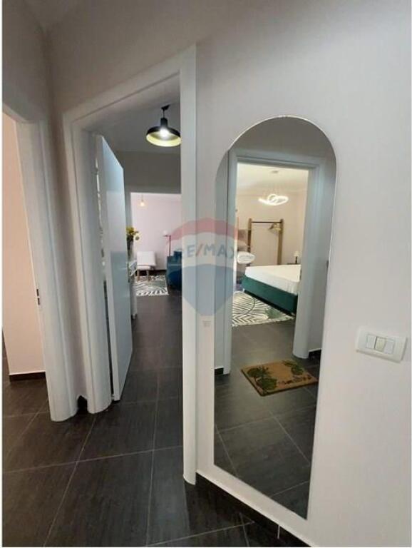 Shitet apartament 2+1 ne qender!