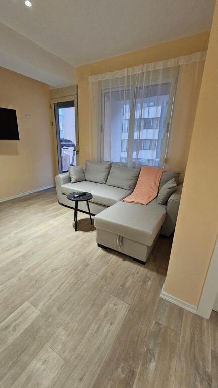 🏢 Jepet me qira Apartament 1+1  Kompleksi Usluga