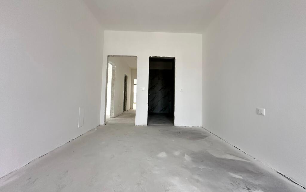 Shitet apartament 2+1+2, Ish-Dogana!