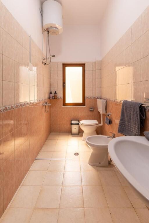 Rruga Fortuzi, Garsoniere Per Qira