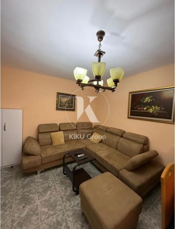 2+1,furnished 4th floor apartment building without elevator,near red school,600 euros