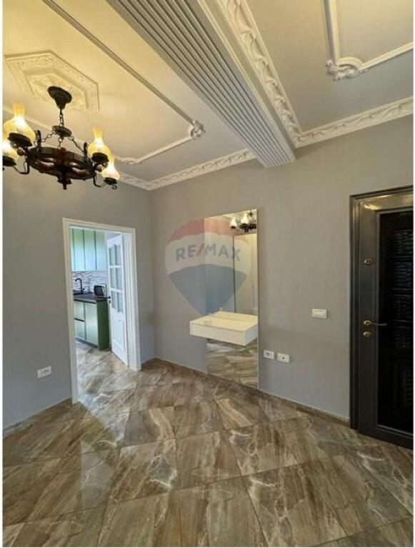 Apartment 2+1+2 for rent in Bllok.