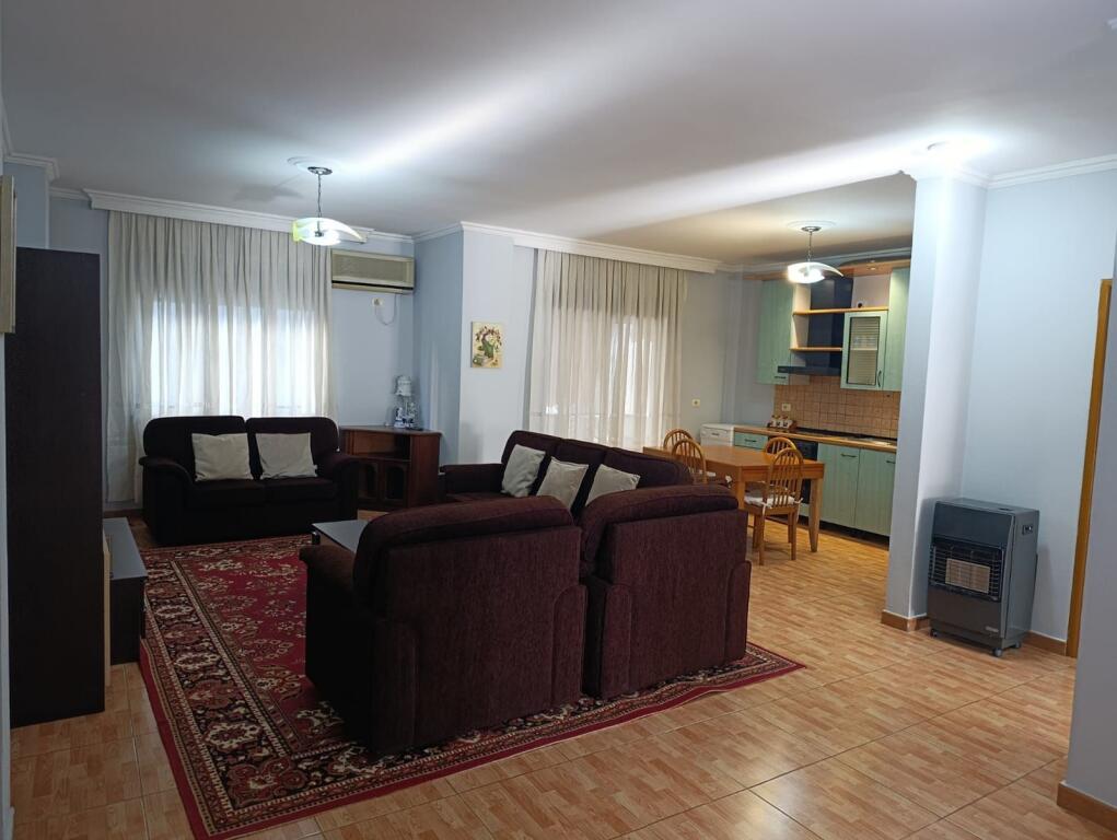 2+1 apartment for rent on Kavaja Street, near the Catholic Church