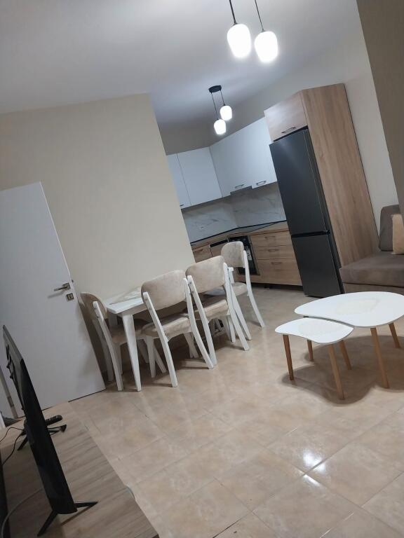 apartament 1+1 me qira Komuna e Parisit