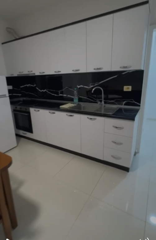 Shitet Apartament 2+1 ne Fresk