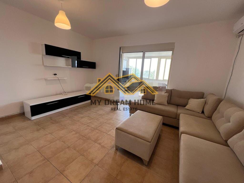 SHITET APARTAMENT 1+1 ME KUZHINE TE VECUAR +VERANDE NE PLEPA KOMPLEKSI ROTONDO !