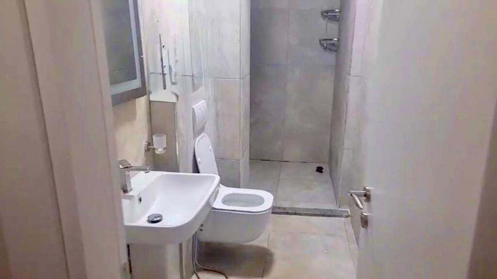 ME QIRA 2+1 MOBILIM I RI