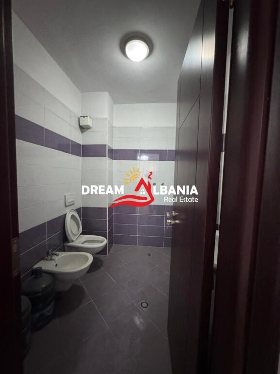 Apartament 2+1 ne Shitje 21 Dhjetori, Prane Hotel Mondial (ID 41212123)