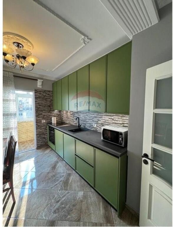 Apartment 2+1+2 for rent in Bllok.