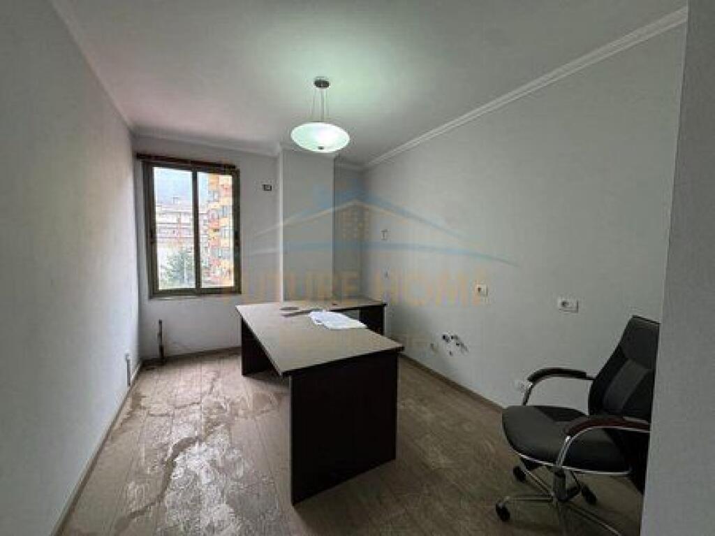 Shitet Apartament 2+1 Rruga Muhamet Gjollesha, Tirane