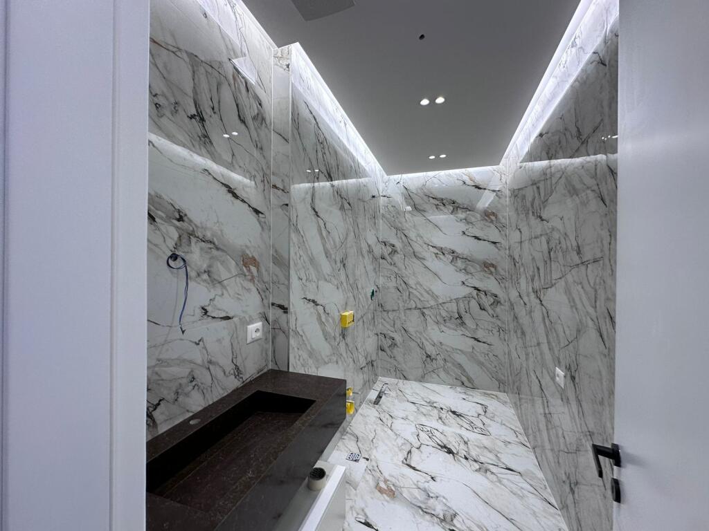 Vilë me Qera 3-Katëshe në zonën e Liqenit të Thatë , Fz Forest