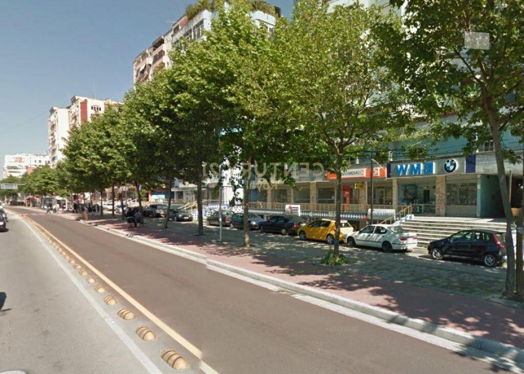 Ambient Komercial me qira , Laprake