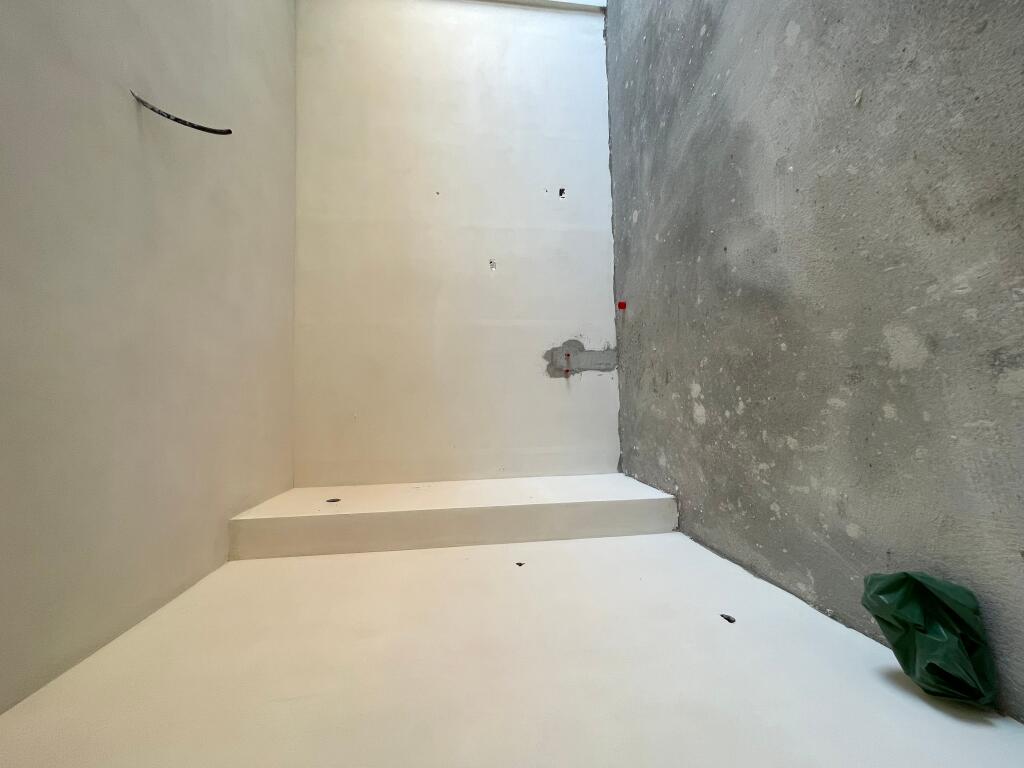 Vendesi in vendita 2+1+2 bagni più balcone