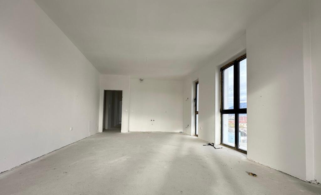 Shitet apartament 2+1+2, Ish-Dogana!