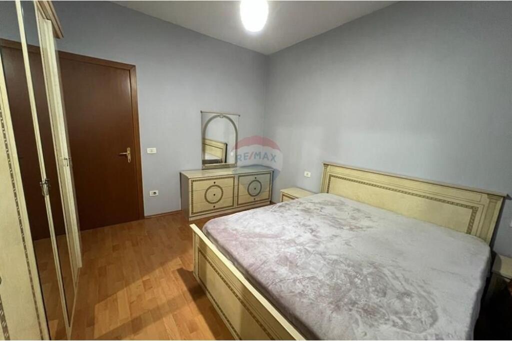 Apartament per qira 1+1 tek Qendra Kristal