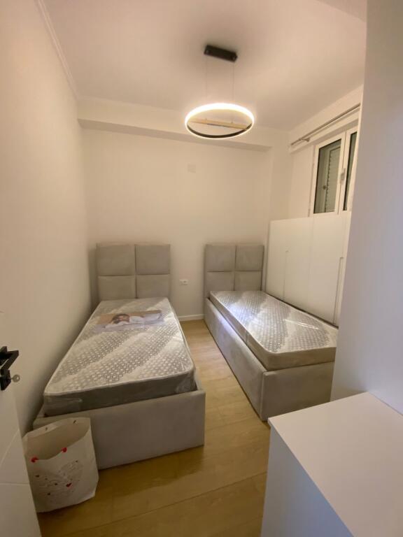 Jepet me qera 2+1 mobiluar ashensor te hotel Sokrati 799 eu