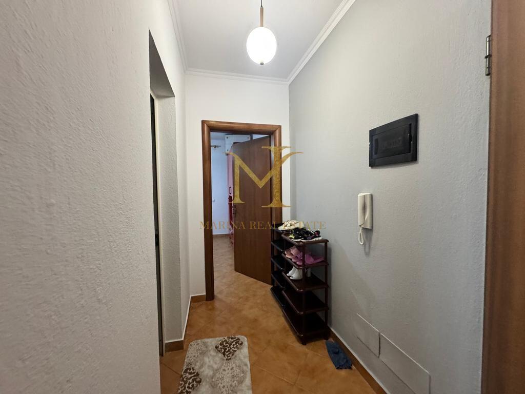 Shitet apartament 1+1, 2 balkoni, në Shkëmbi e Kavajës, Durrës