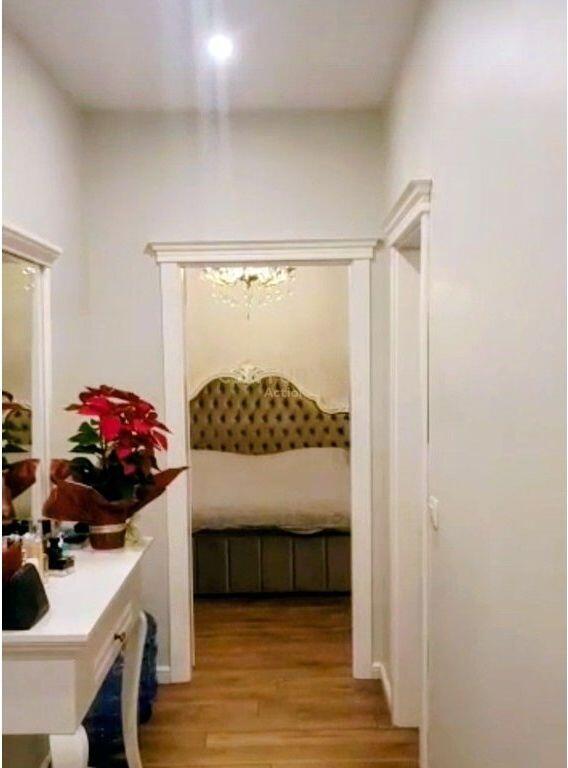 Shitet Apartament 2+1+2