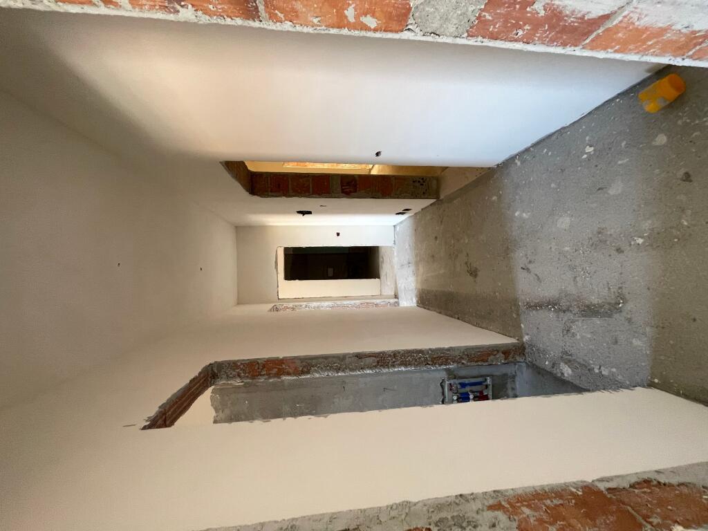 Vendesi in vendita 2+1+2 bagni più balcone