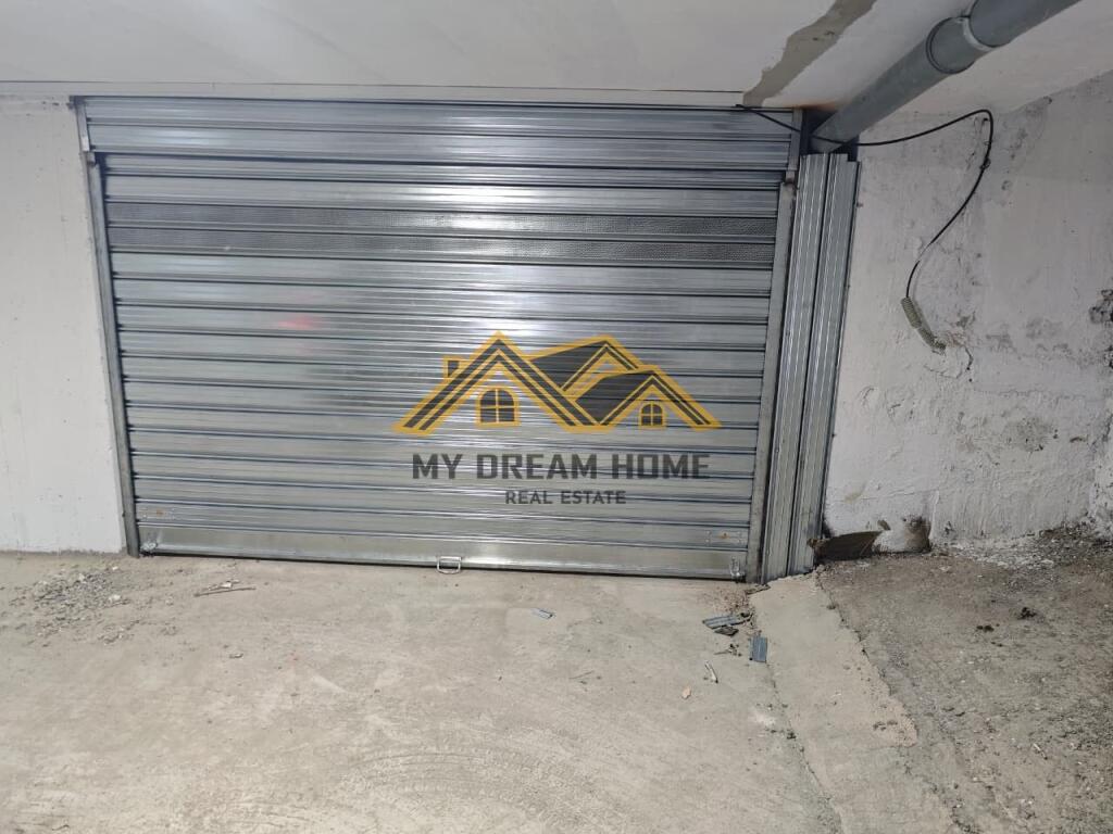 GARAZH TEK MARKATA NE DURRES, PER SHITJE !