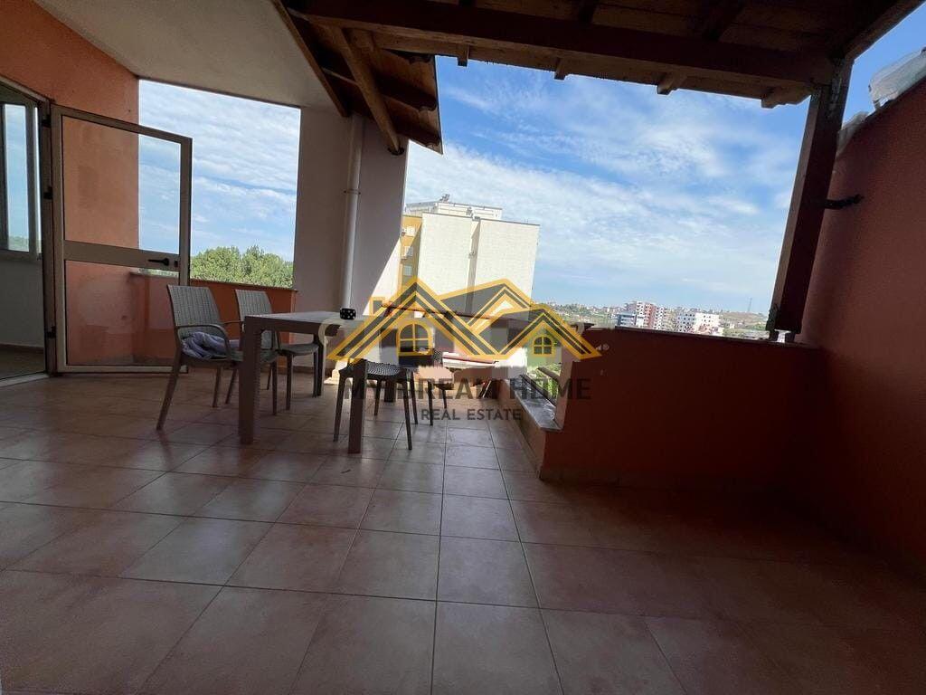 SHITET APARTAMENT 1+1 ME KUZHINE TE VECUAR +VERANDE NE PLEPA KOMPLEKSI ROTONDO !