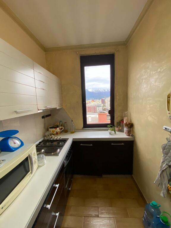 Jepet me qera apartament 2+1+2 tualete +2 Ballkone!