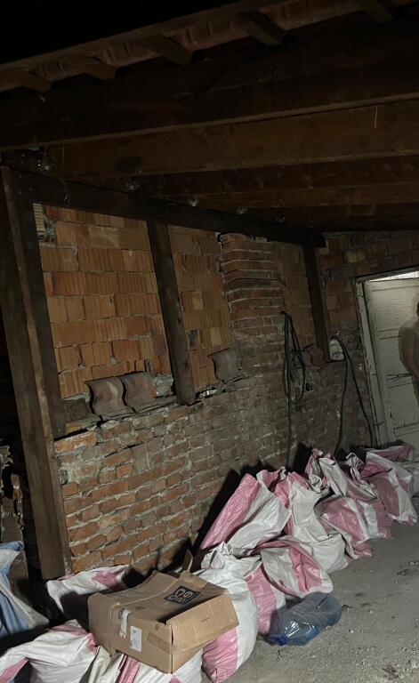 Shitet Apartament tek Shallvaret, super mundesi per investim