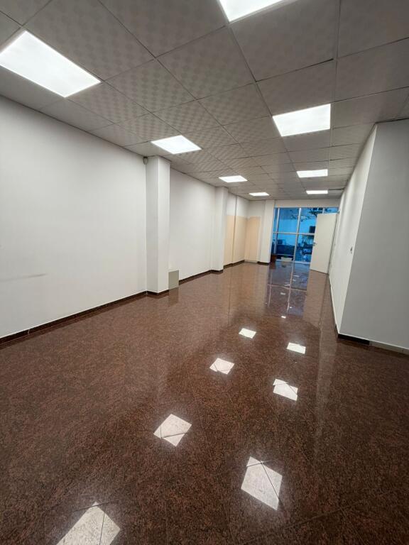 Qera &amp; Shitje Godinë 3-Katëshe në Myslym Shyri – Perfekte për Biznes