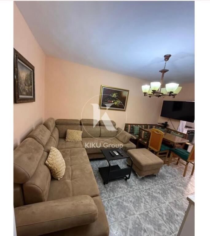 2+1,furnished 4th floor apartment building without elevator,near red school,600 euros