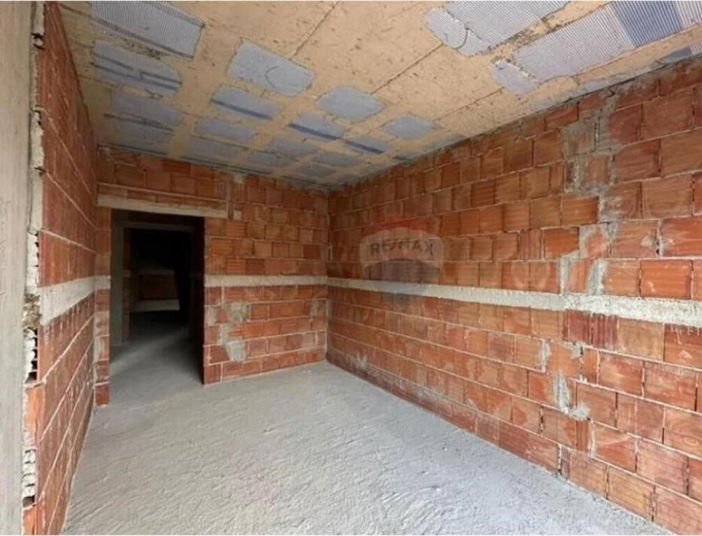 Apartament - Për Shitje - Ish Fusha e Aviacionit, Tiranë (ID: 530191031-714)