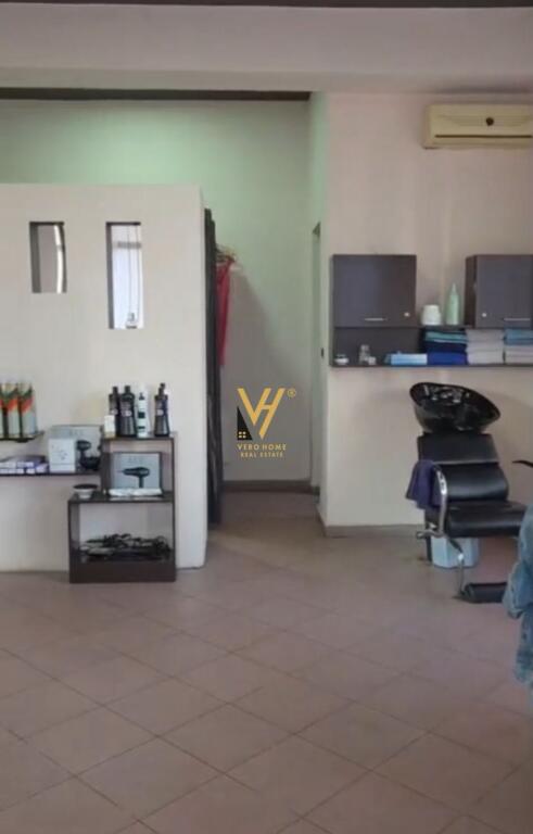 JEPET ZYRE 45 M2 ME QERA TE RRUGA E ELBASANIT 65.000 LEKE