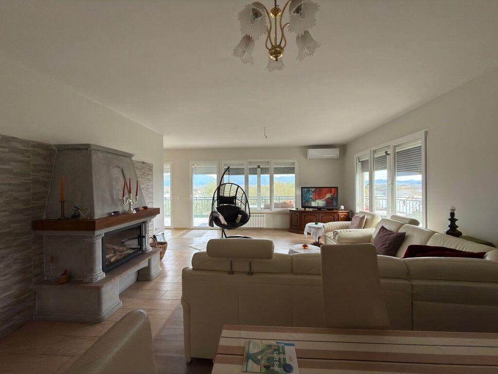 Vile 2-Kateshe, Preze, Tirane.