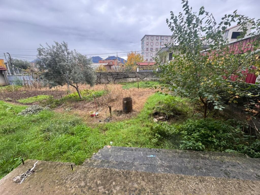 Vendesi edificio di 3 piani, Via Nuri Kello, vicino a Via Jordan Misja