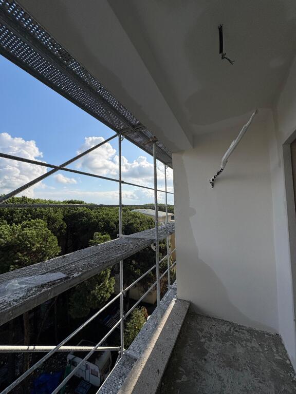 Apartament për shitje në Golem – Mes pishave, relaks dhe komfort! 🌿🏖️