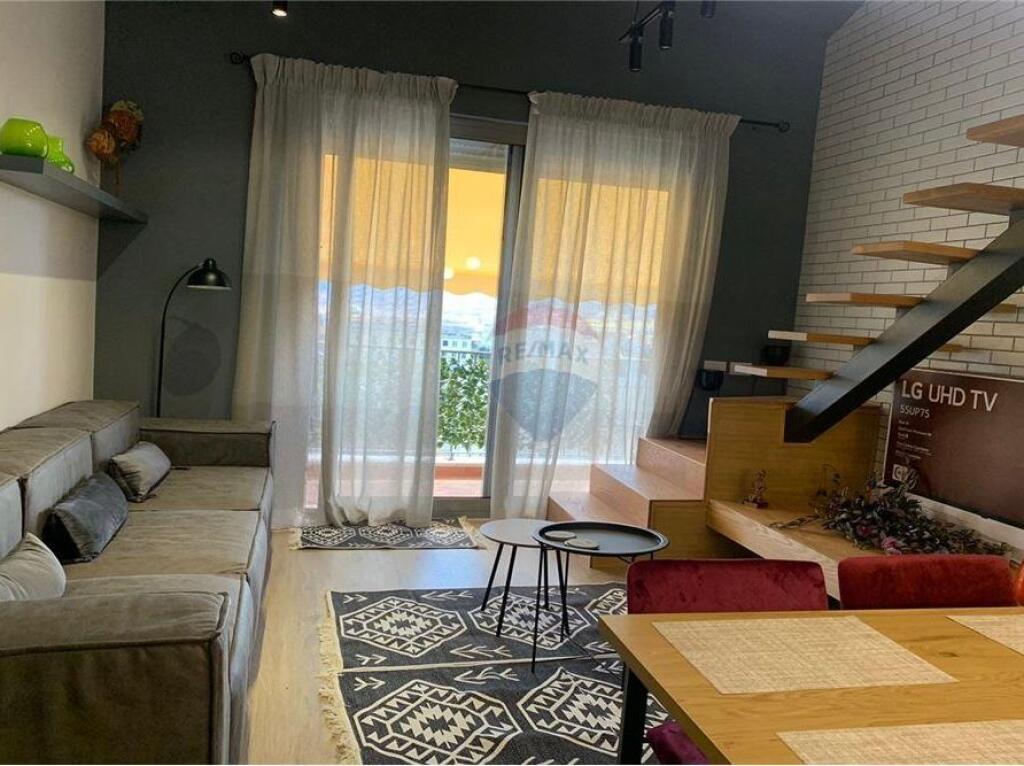 Aprtament 1+1 + post parkimi me qira rruga e Elbasanit