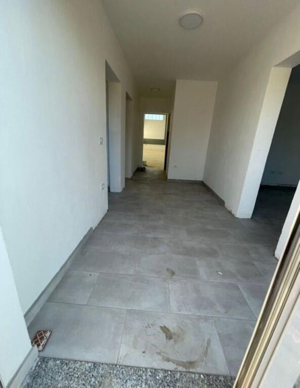 Magazine For Rent In Vore (ID BM263) Tirane