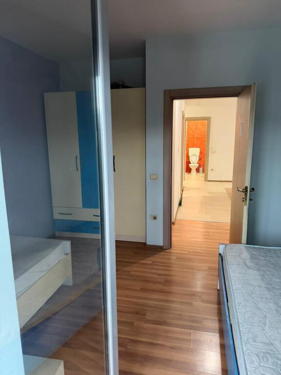 Jepet apartament me qera 2+1​ rruga Kavajes
