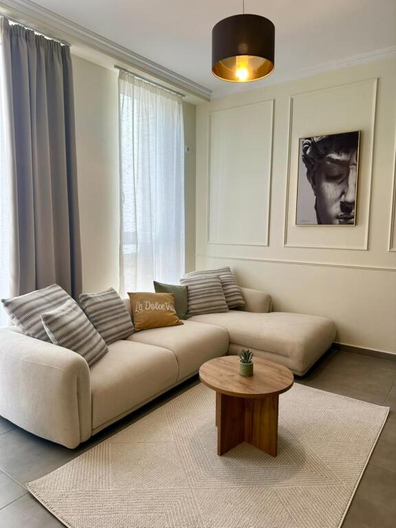 Jepet me qera apartamenti 1+1 tek Rezidenca Avid, Bulevardi i Ri!