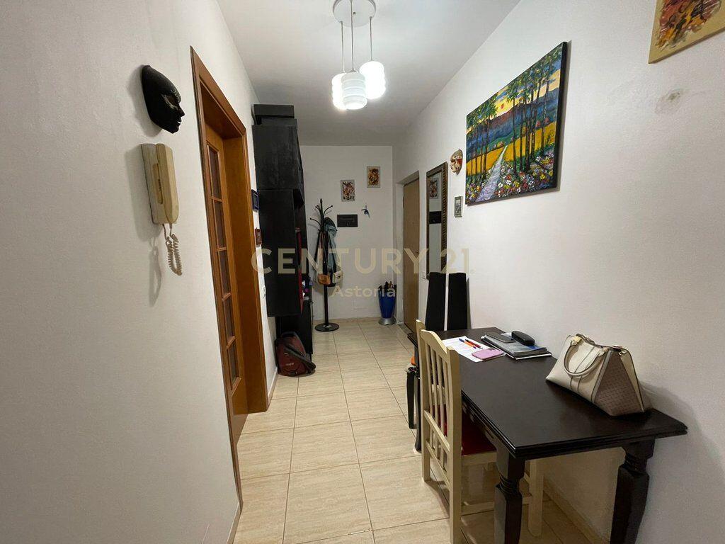 JEPET ME QIRA APARTAMENT 1+1 RRUGA E KAVAJES
