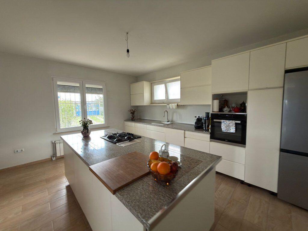 In vendita, Villa su 2 piani, Preze, Tirane