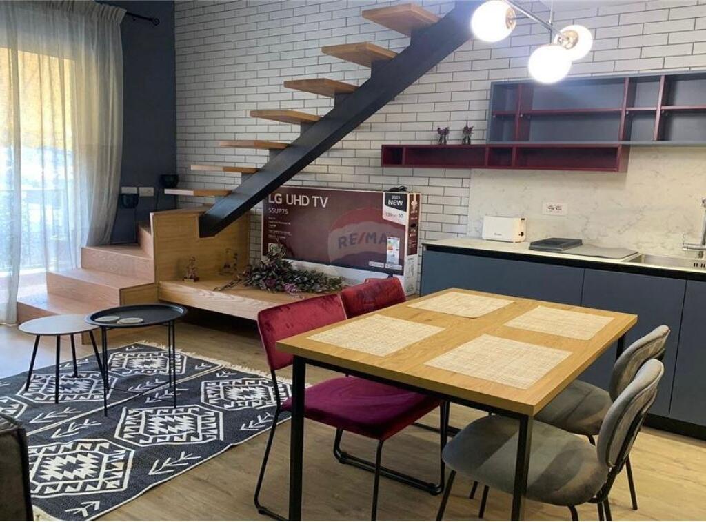 Aprtament 1+1 + post parkimi me qira rruga e Elbasanit