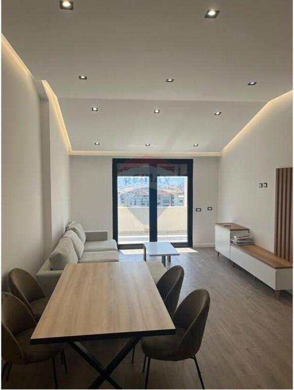 Jepet me qira apartament 2+1, Fresk