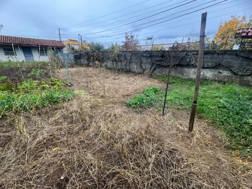 Vendesi edificio di 3 piani, Via Nuri Kello, vicino a Via Jordan Misja