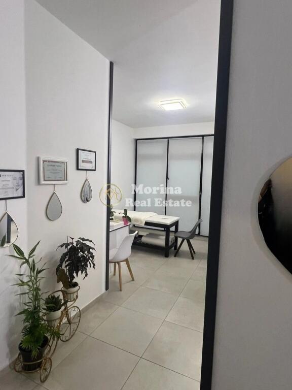 Qera, Ambjent Biznesi, Ish Parku i Autobusave, 500 Euro/Muaj