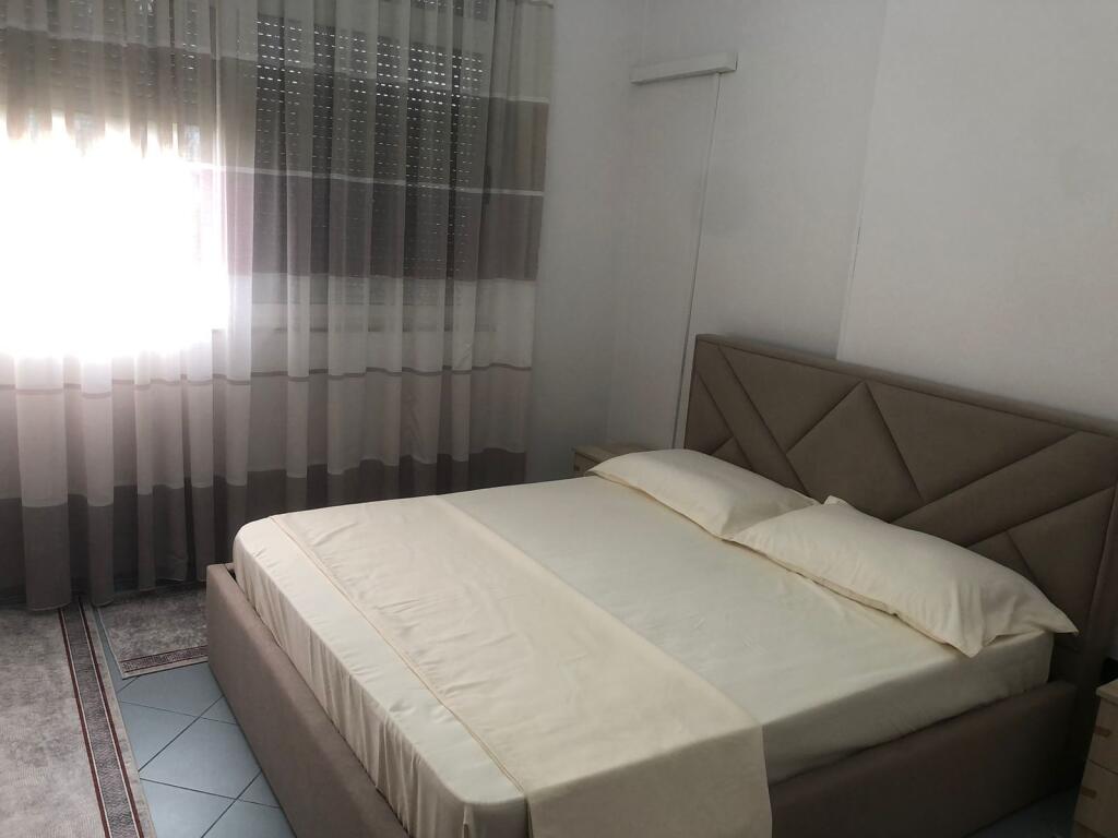 Appartamento 2+2+2 in affitto in Via Mine Peza 750€ (trattabile.