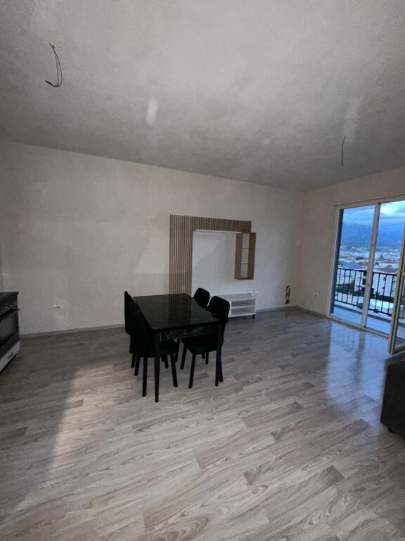 Jepet me qera 1+1 Bathore