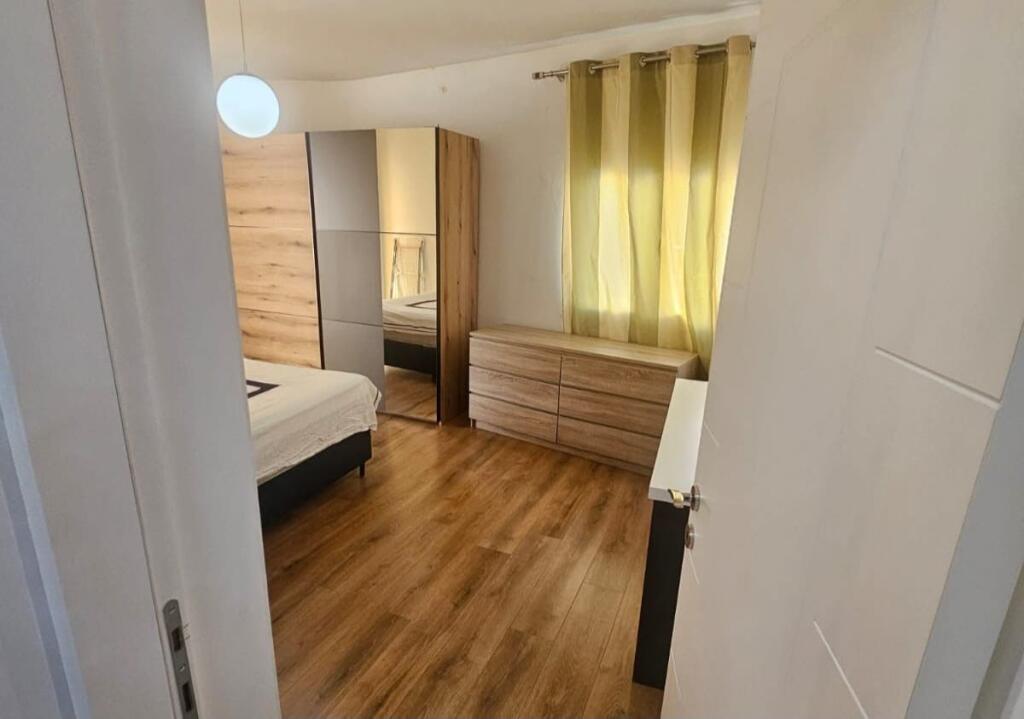 Shitet Apartament 2+1+2 Komuna e Parisit / German Computers