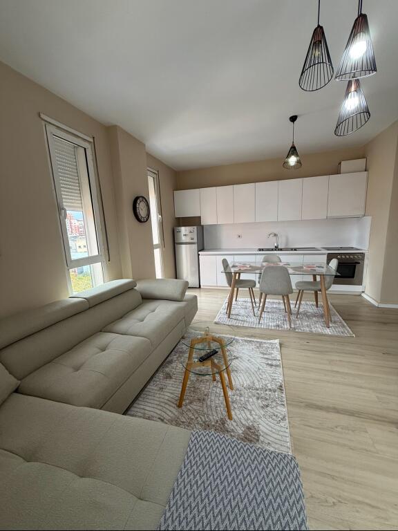 Jepet me Qira – Apartament 2+1 | Pranë Spitalit Amerikan 3