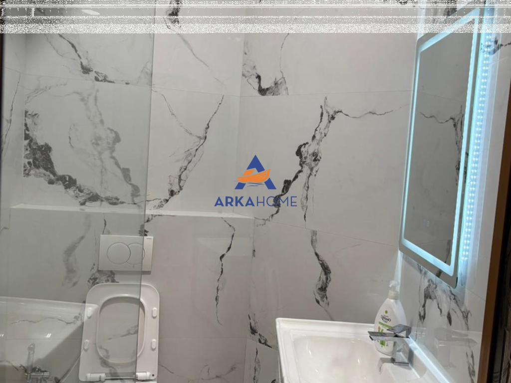 JEPET ME QERA APARTAMENT I KOMPLETUAR 1+1 "TEK KOPSHTI BOTANIK" 850 EURO