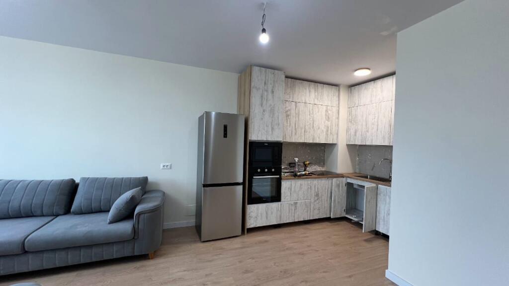 Apartament 2+1per Qira Komuna E Parisit